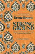 Omslag van Strong ground